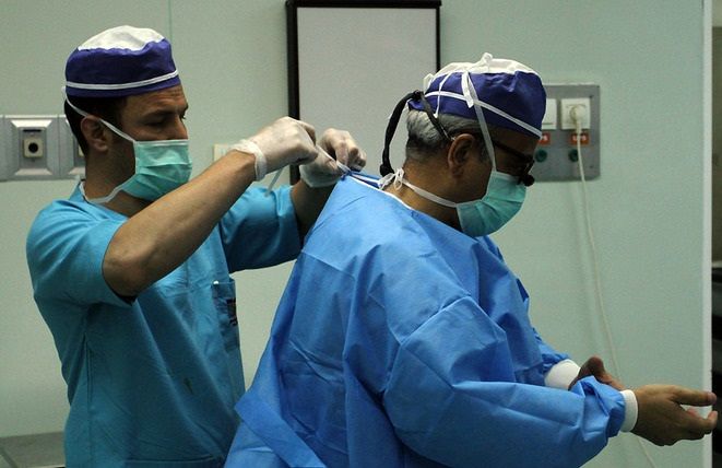 جراحان مشهدی در پیوند عصب انگشت موفق شدند