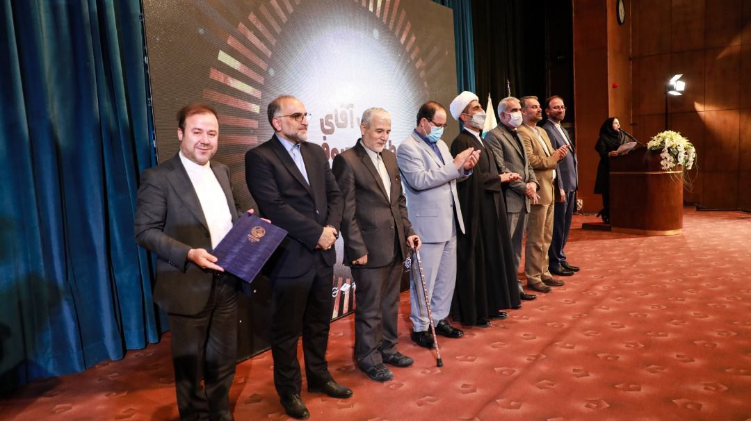 معروفخانی چهره شاخص پنجمین همایش ملی ترویج اخلاق حرفه‌ای و مسئولیت‌پذیری اجتماعی دانشگاه تهران شد