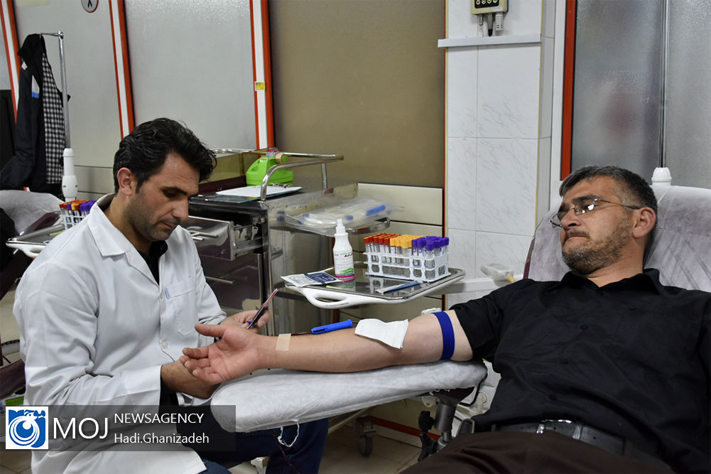 اهدای خون در شب های ماه مبارک رمضان در اردبیل