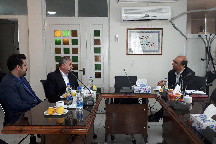 مدیر استانی بانک ایران زمین با رئیس نظام پزشکی استان همدان دیدار کرد