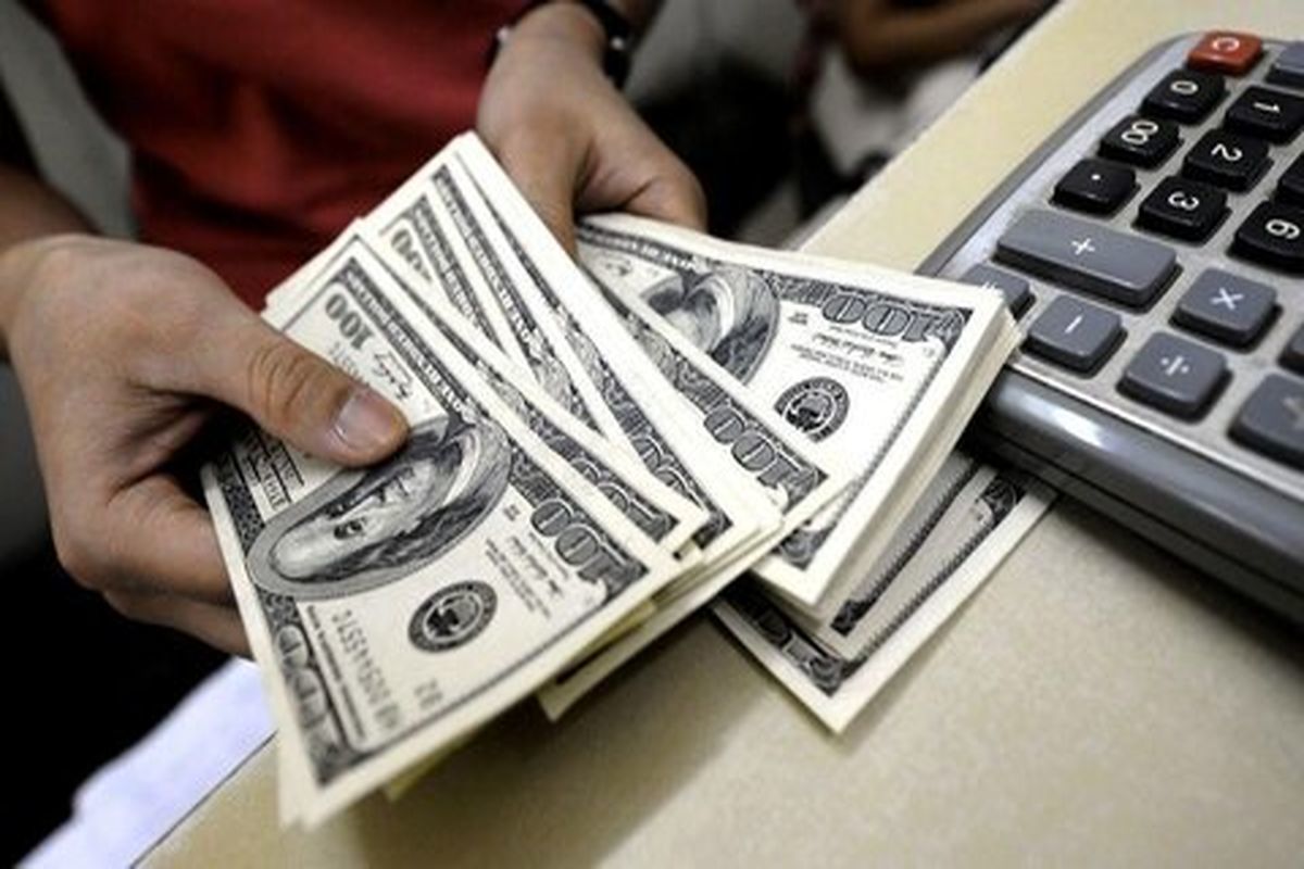 ۸ بانک عراقی از انجام معامله با دلار منع شدند