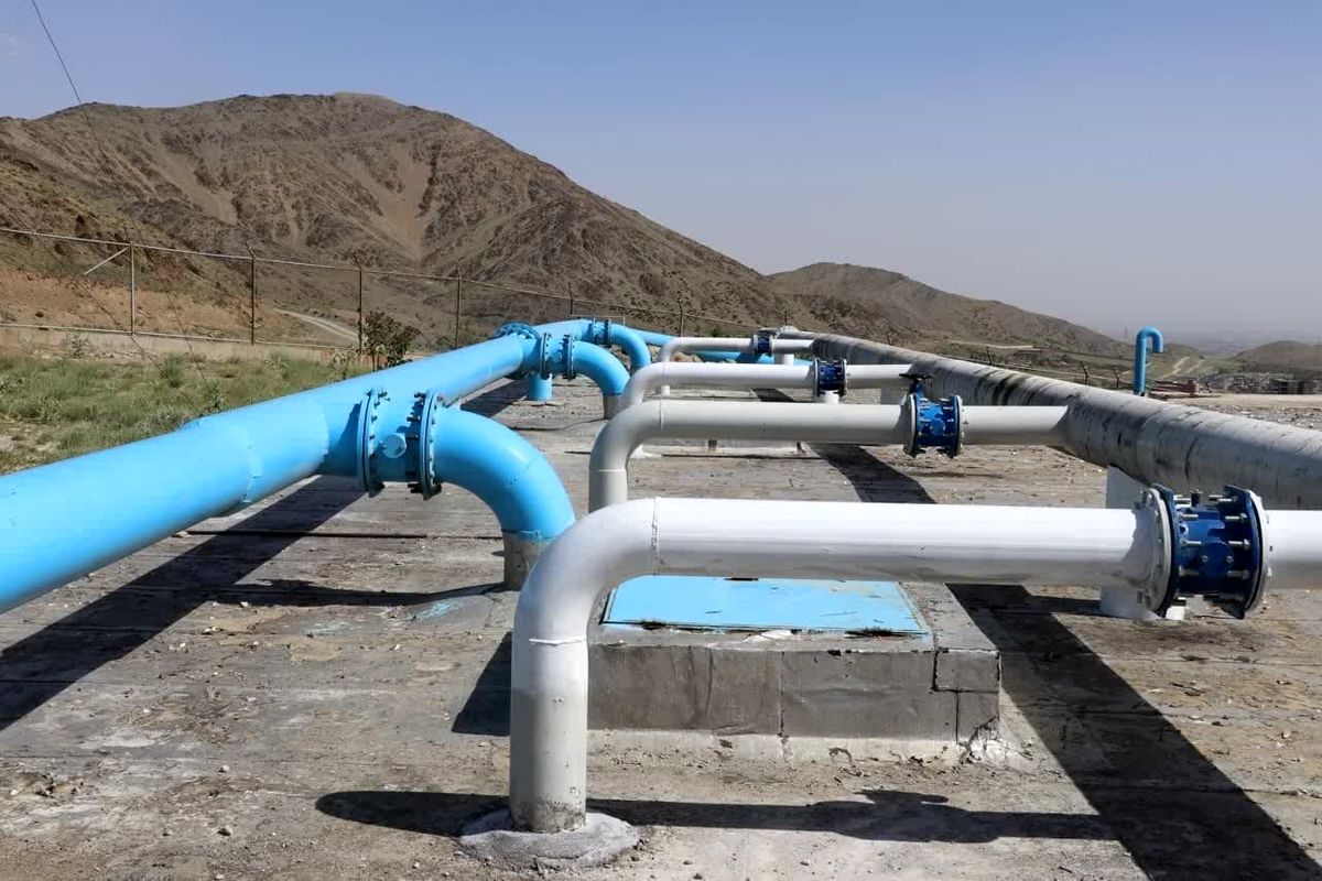 اجرای 4 کیلومتر خط انتقال آب در راستای بهره مندی مشترکین اراکی از آب سد کمال صالح