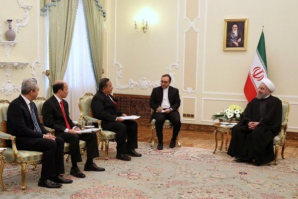 روحانی: تهران از گسترش همکاری ها با جاکارتا استقبال می کند