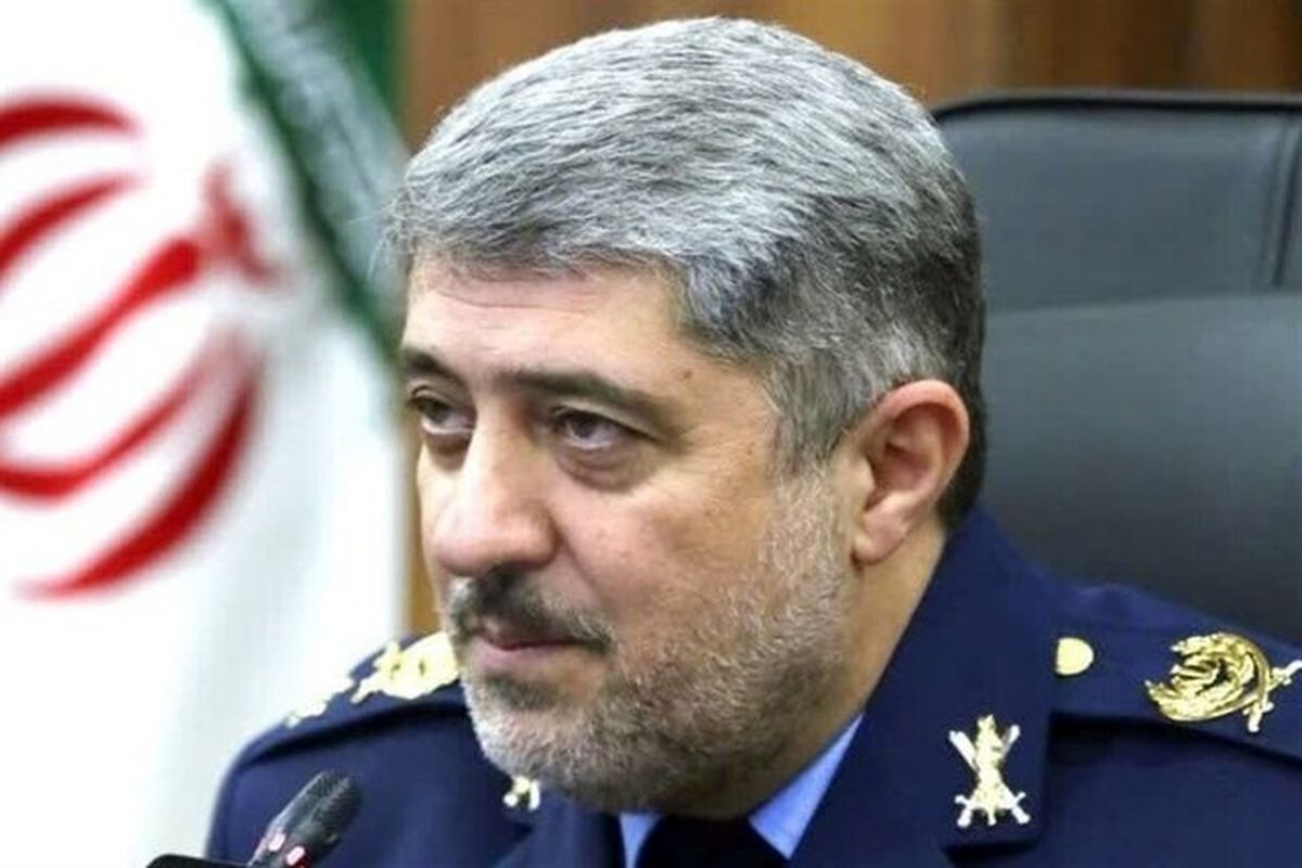 امیر سرتیپ خلبان بهمن بهمرد ، فرمانده نیروی هوایی ارتش