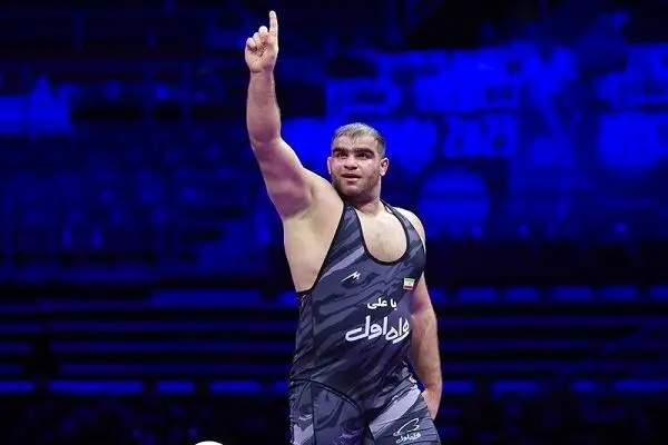 امین میرزازاده دومین طلای جهانی کشتی فرنگی خود را فتح کرد