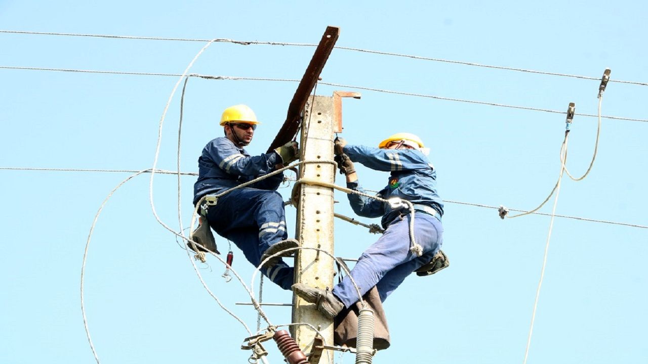 عملیات اجرایی و  بهره برداری از ۴۱ طرح بزرگ برق رسانی در استان