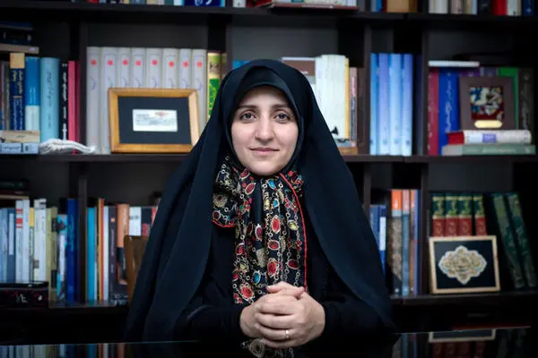 رفع مشکل ضمانت تسهیلات بانوان و تسهیل وام برای زنان سرپرست خانوار/ دولت به دنبال مشاغل تشریفاتی برای زنان نیست