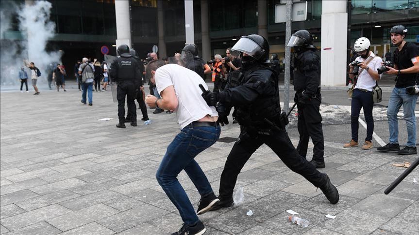 اعتراضات اسپانیا دست کم 37 مجروح برجا گذاشت