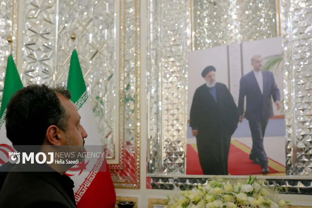 ادای احترام به مقام شهید دکتر امیرعبداللهیان، وزیر پیشین امور خارجه کشورمان از سوی وزیر امور اقتصادی و دارایی
