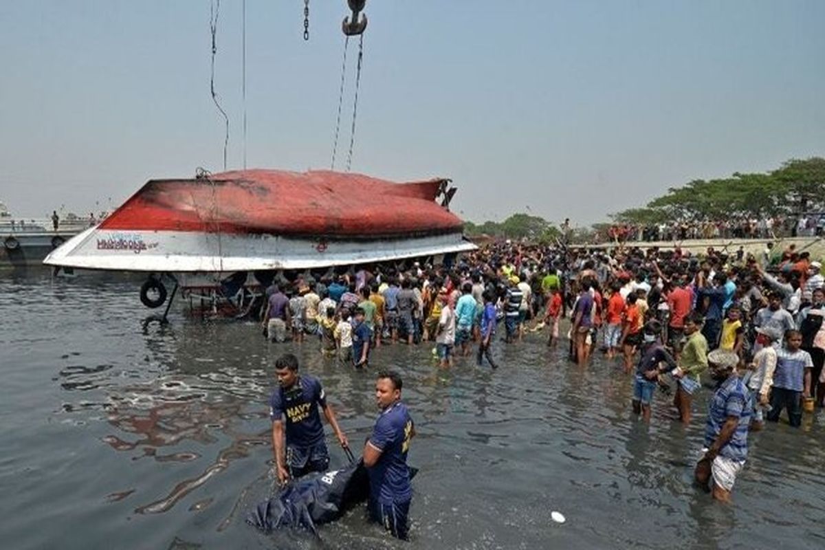 برخورد دو کشتی در بنگلادش/ 26 تن کشته شدند