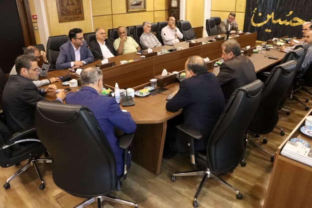 نشست صمیمی شورا و شهرداری رشت با رسانه های مکتوب