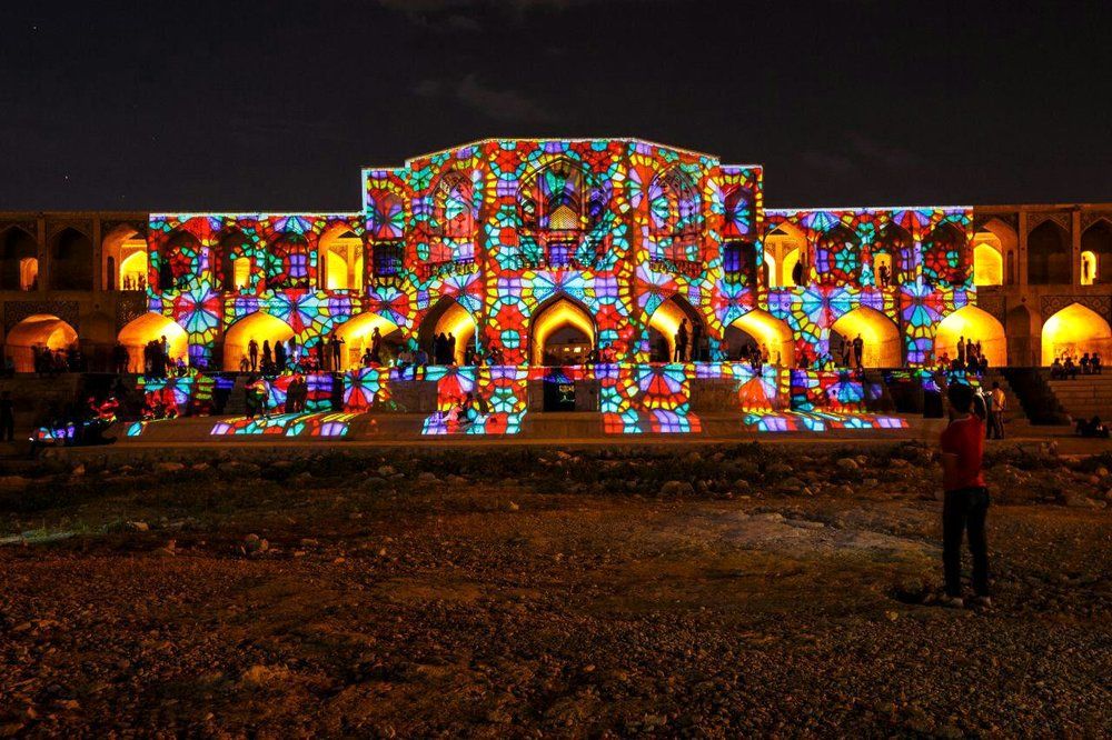 اجرای نورپردازی سه بعدی در پل خواجوی اصفهان 