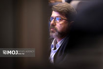 ذهن پارانوئید برخی آقایان کشور را از توسعه دور نگه داشته است 