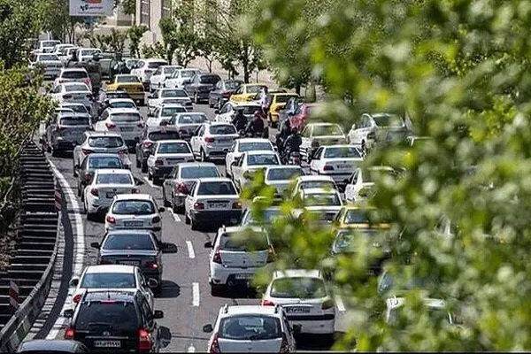 در برخی ورودی‌های تهران ترافیک سنگین وجود دارد