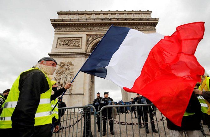 معترضان فرانسوی در سالگرد اعتراضات فرانسه به خیابان ها ریختند