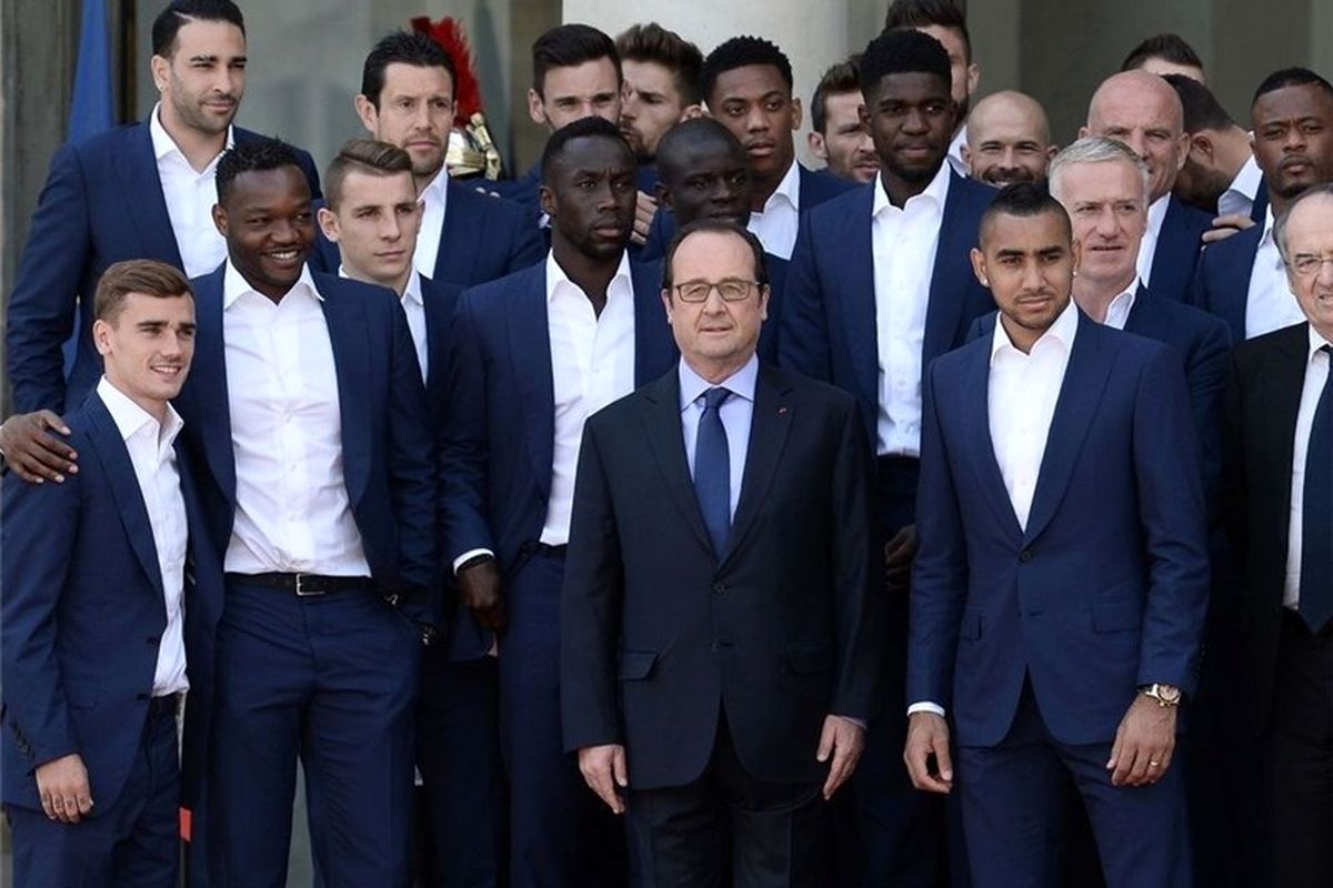 پذیرایی رئیس جمهور فرانسه از فینالیست بازنده یورو ۲۰۱۶ در کاخ الیزه + تصاویر