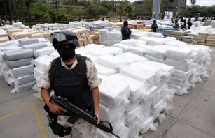 امپراطوری در سایه کارتل‌های مواد مخدر در آمریکای لاتین