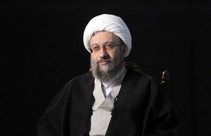 رئیس مجمع تشخیص مصلحت نظام در منزل رئیس جمهور شهید حضور یافت
