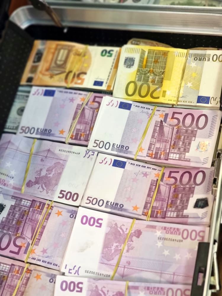 یورو رکورد ۱۶ ماه زد