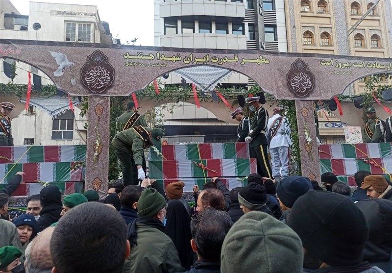 حضور پرشور مردم تهران در مراسم تشییع پیکر ۲۰۰ شهید گمنام هشت سال دفاع مقدس