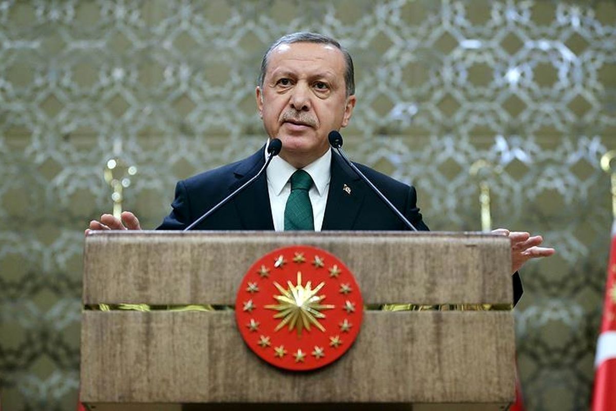 اردوغان: هر شهروندی با جریان فتو همکاری کند خائن است