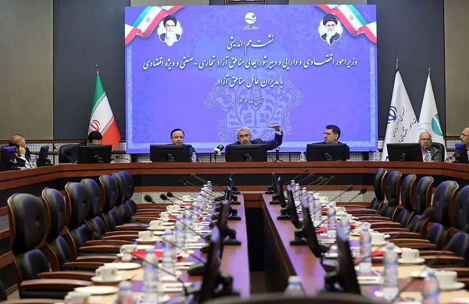 افق توسعه کشور از مسیر مناطق آزاد می‌گذرد