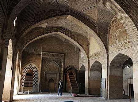 آغاز مرمت بام مسجد جامع اصفهان