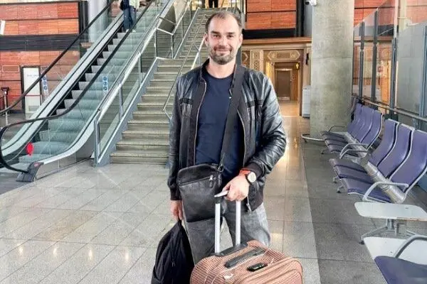 سرگئی بوزوگلی مربی اوکراینی برای امضای قرارداد هدایت تیم ملی آب‌های آرام به تهران آمد