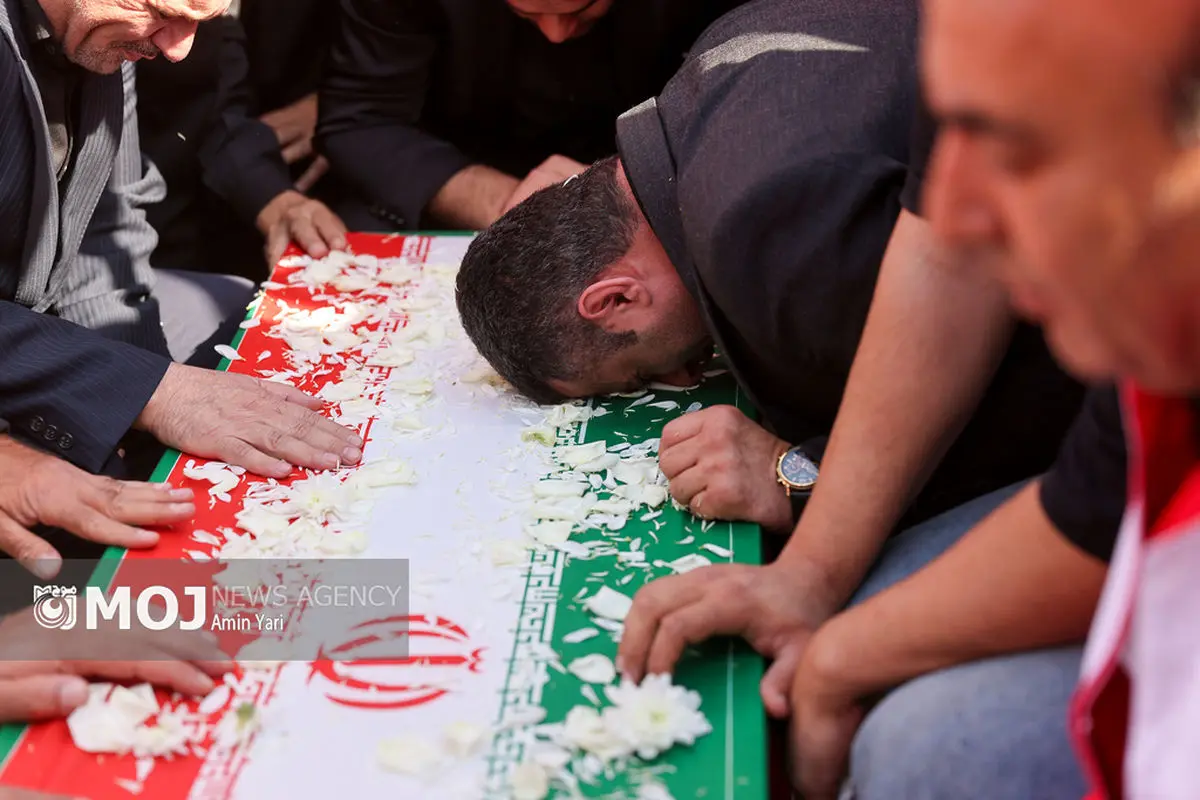 تشییع پیکر شهدای خلبان سانحه هوایی اشترانکوه