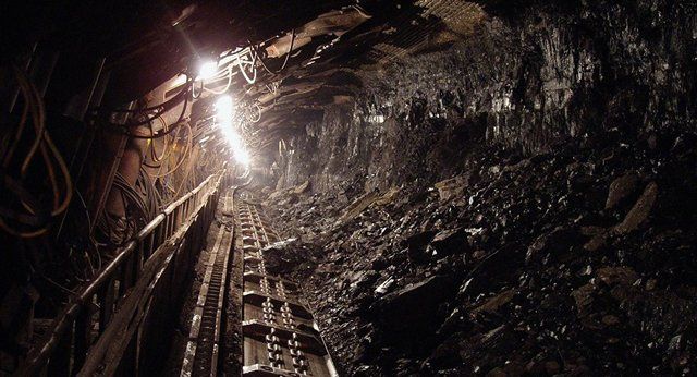 انفجار در معدن زغال سنگ در استان گلستان/ 15 مصدوم / احتمال محبوس شدن 40 کارگر