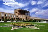 کیفیت هوای اصفهان پاک است