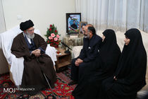 حضور مقام معظم رهبری در منزل شهید بایرامی از شهدای ناجا