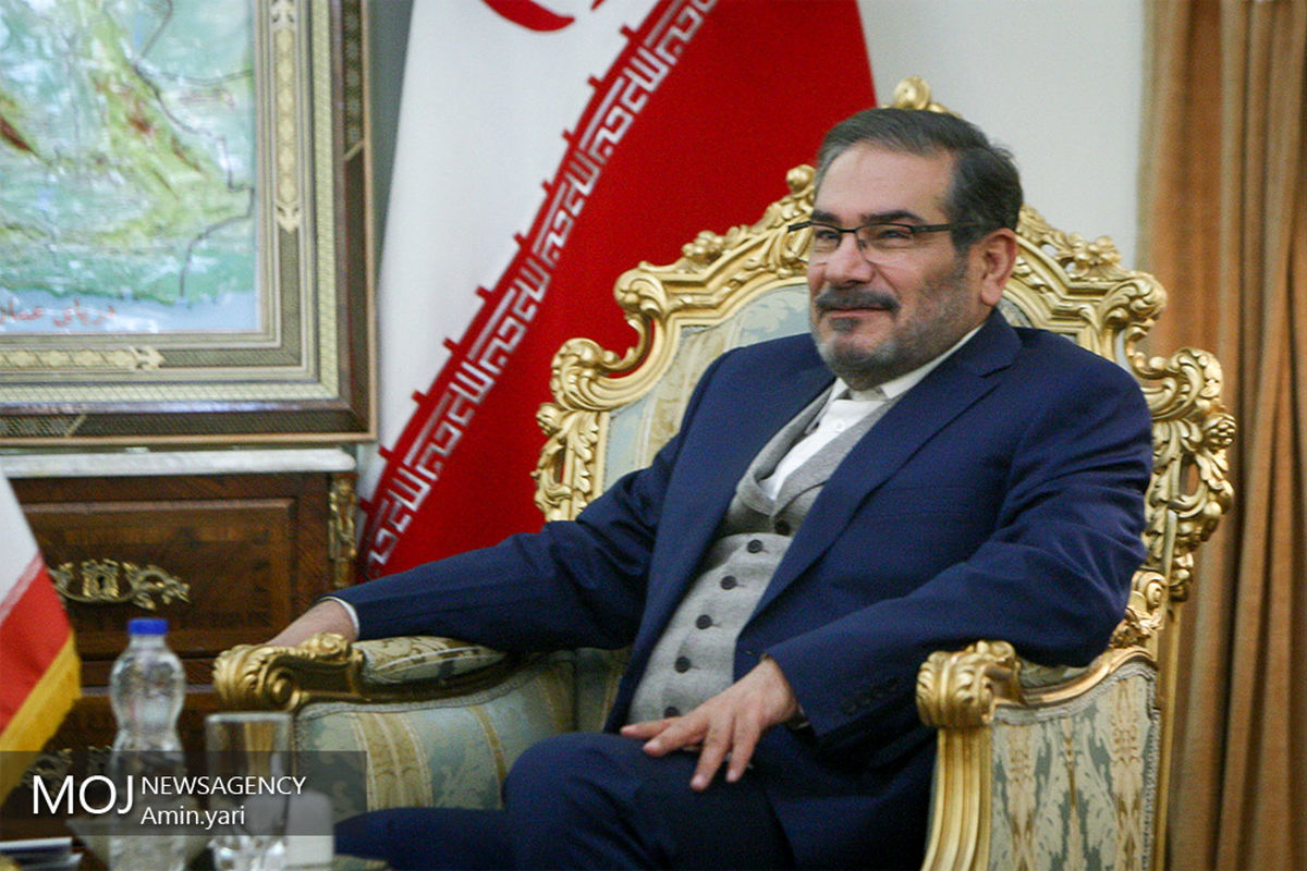 مشاور مکرون با دبیر شورای عالی امنیت ملی دیدار می کند