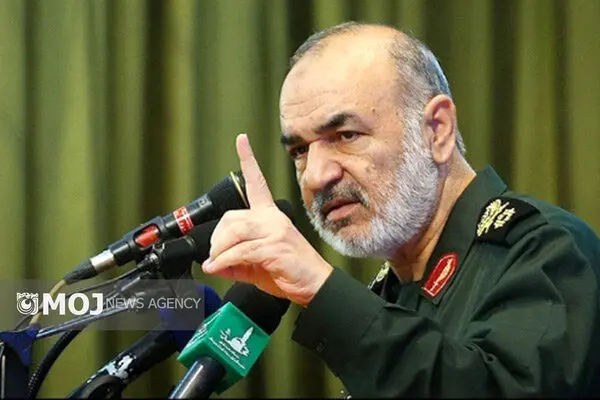 امدادگران جوانانی بودند که با برانکارت‌ها به یاری رزمنده ها می‌شتافتند