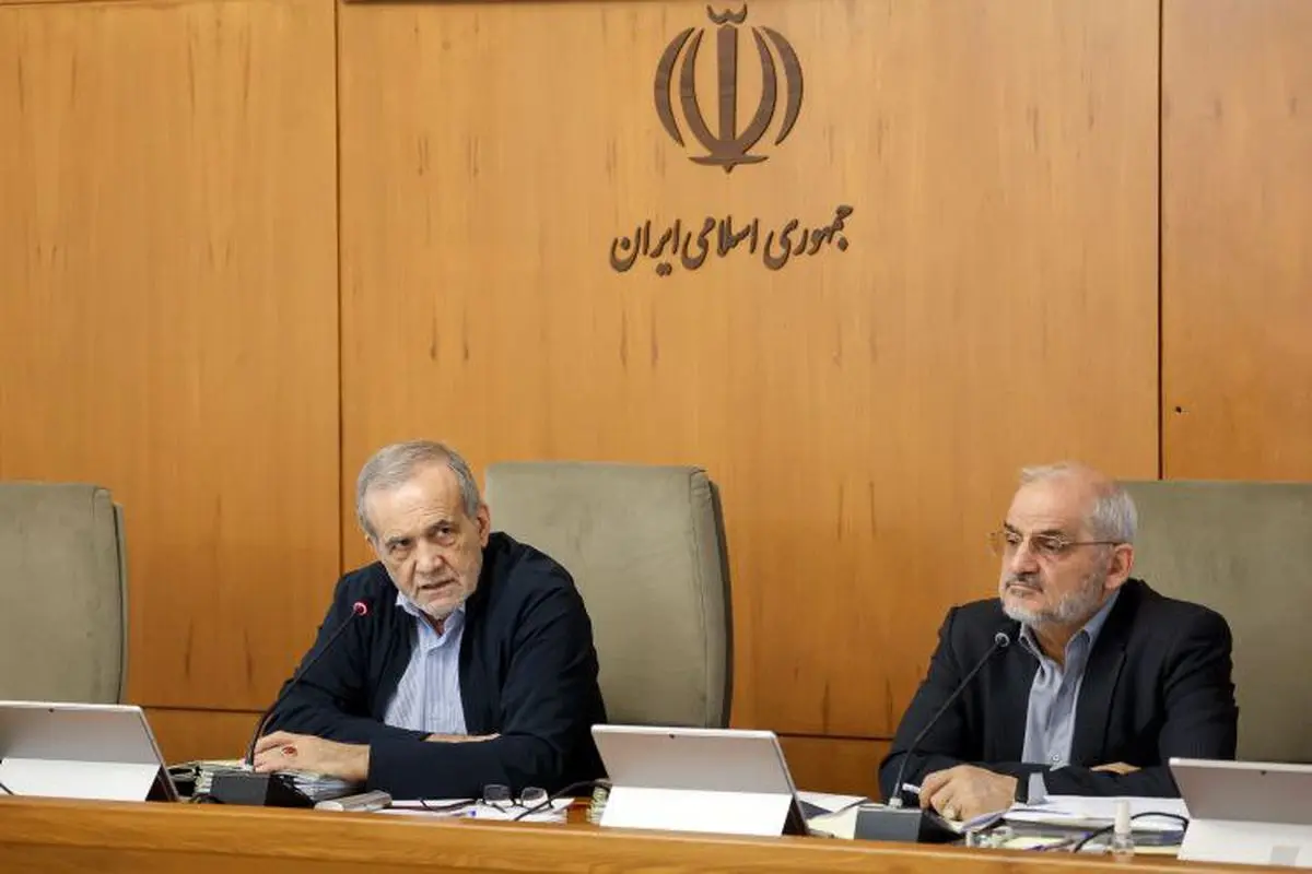 ما گفتگو میکنیم برای اینکه صلح میخواهیم