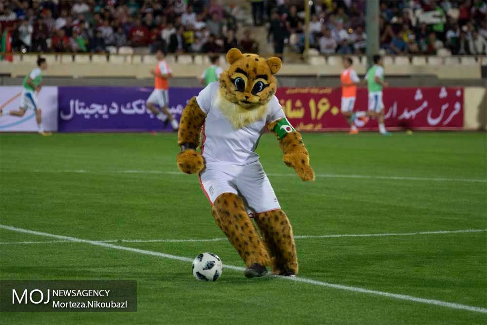 حاشیه مسابقه فوتبال دوستانه بین تیم های ملی جمهوری اسلامی ایران و ازبکستان