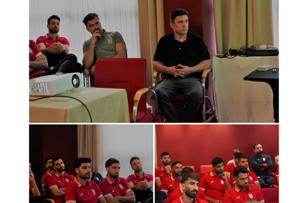 جلسه فنی کادر فنی برای بازیکنان تیم ملی قبل از دیدار با بلغارستان برگزار شد