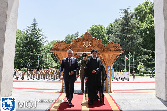 استقبال رسمی ابراهیم رئیسی از رئیس‌جمهور ازبکستان