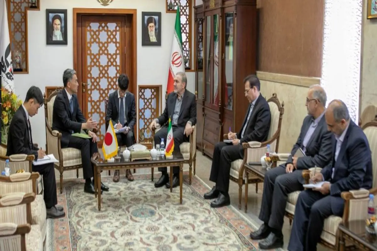 متأسفانه غرب همه مسائل حتی مبارزه با موادمخدر را سیاسی میبیند