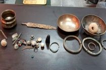 کشف ۵۲۳ شیء تاریخی از خانه یک قاچاقچی در استان گیلان