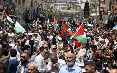 تجمع هزاران فلسطینی در رام الله به مناسبت یوم النکبه