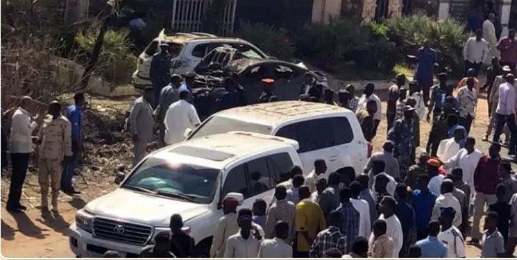 سوء قصد به جان نخست وزیر سودان / عبدالله حمدوک جان سالم به در برد
