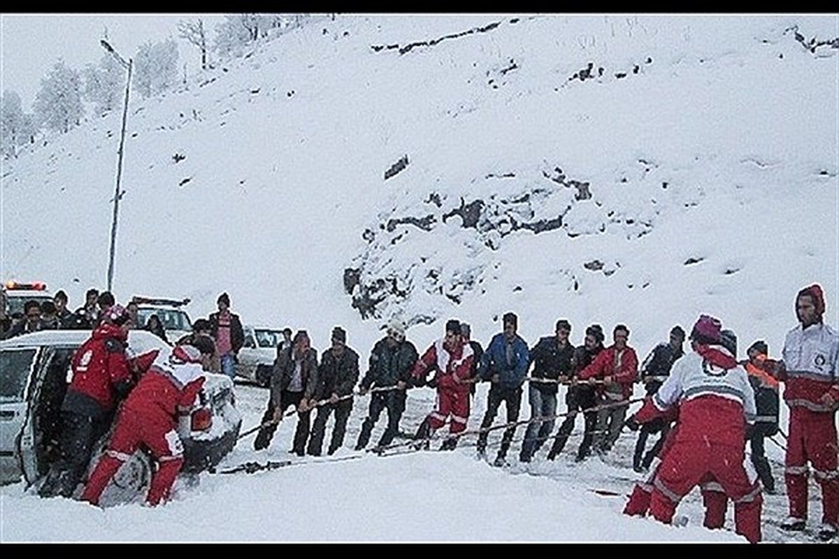 14 استان درگیر برف و کولاک/اسکان اضطراری به 520 نفر/ امداد رسانی ادامه دارد