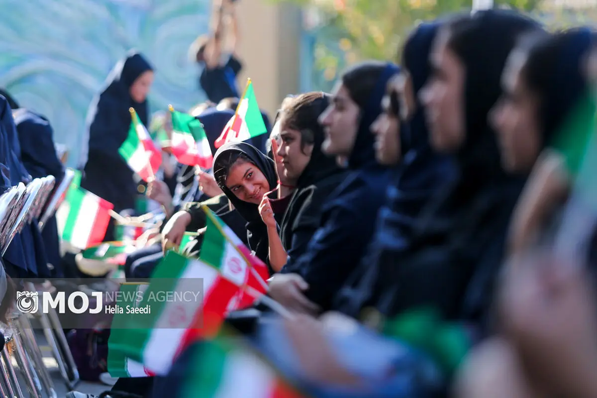 نواختن زنگ آغاز سال تحصیلی با حضور سخنگوی دولت