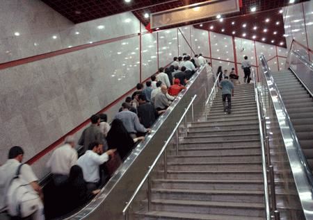 حادثه در ایستگاه متروی میرداماد/ 7 نفر از مسافران مترو مصدوم شدند