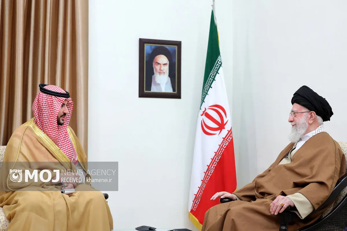 تقدیم پیام پادشاه عربستان به رهبر انقلاب اسلامی 