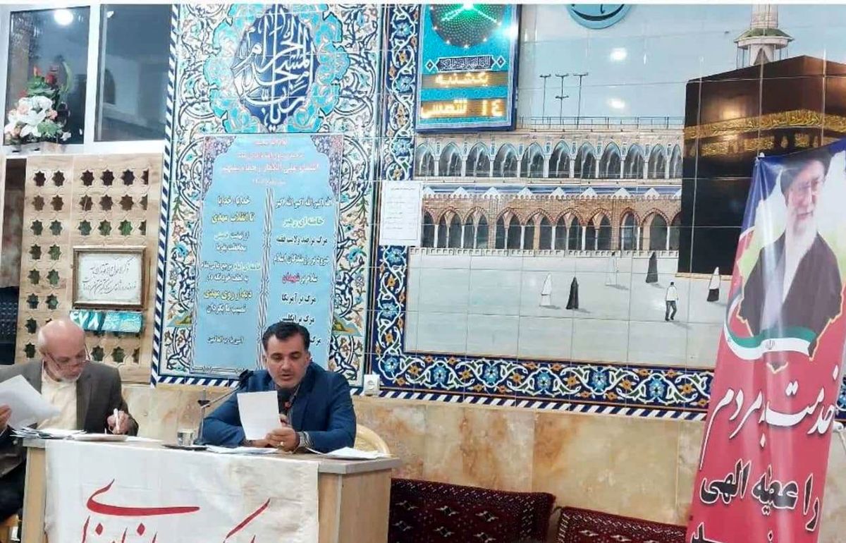 برپایی میز خدمت شهرداری در مسجد امام حسین (ع) منطقه ده اصفهان
