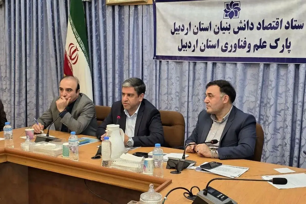 استاندار اردبیل.