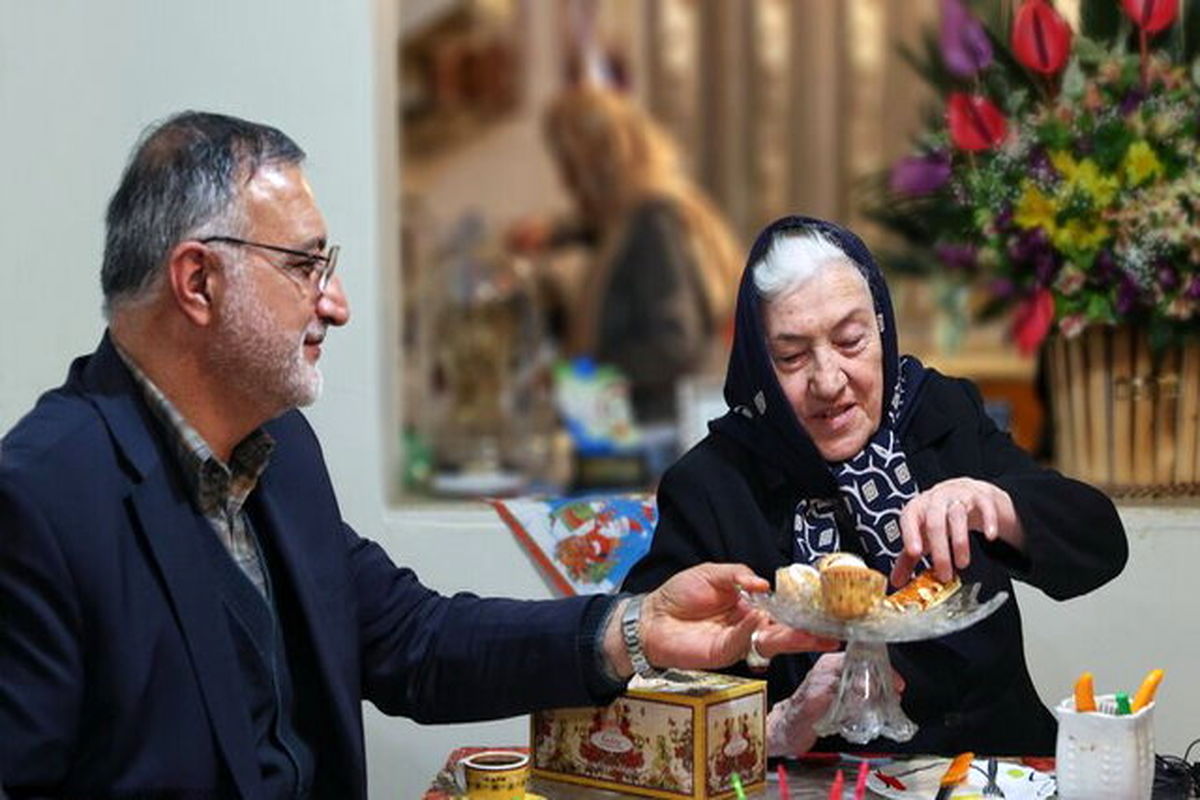 حضور شهردار تهران در منزل خانواده اولین شهید مسیحی دفاع مقدس