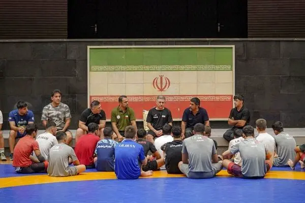 پرچم ایران امانتی بر دوش آزادکاران جوان در بحرین است